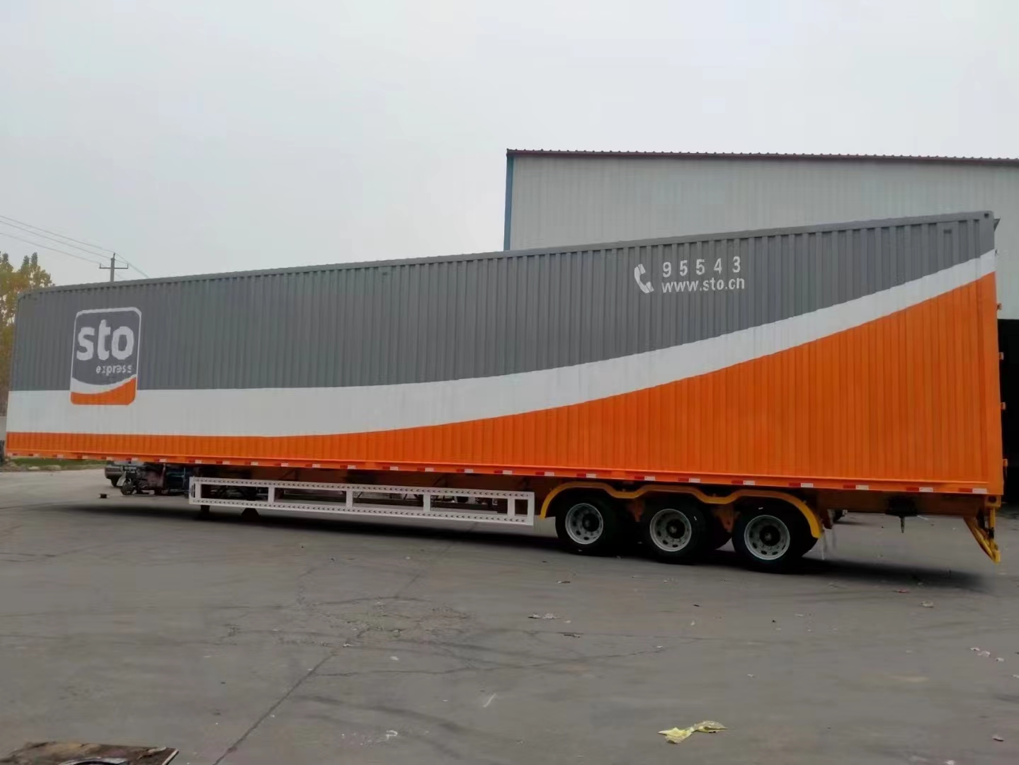 Container semi-trailer  used and brand new icon