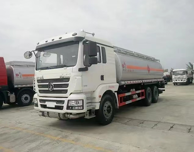 Used Water/Sprinklers Truck